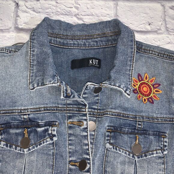 Kut from the Kloth Medium Jean Jacket Distressed Stretch Trucker Blue Denim - Picture 2 of 12